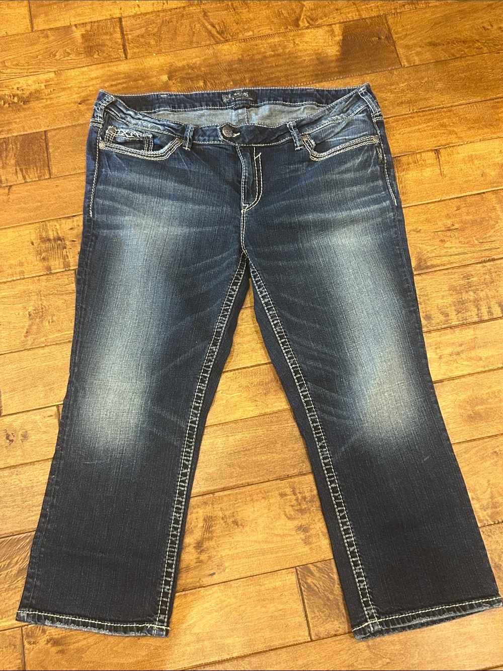 Silver Women’s Dark Blue Cropped Jeans